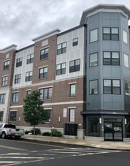 360 New York Ave